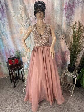 NEW📌 Terani Couture "Spotlight On" Elaborate Beaded Top Blush Prom - Ball Gown
